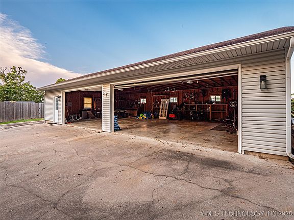 5th image of 7 Oaklawn Dr