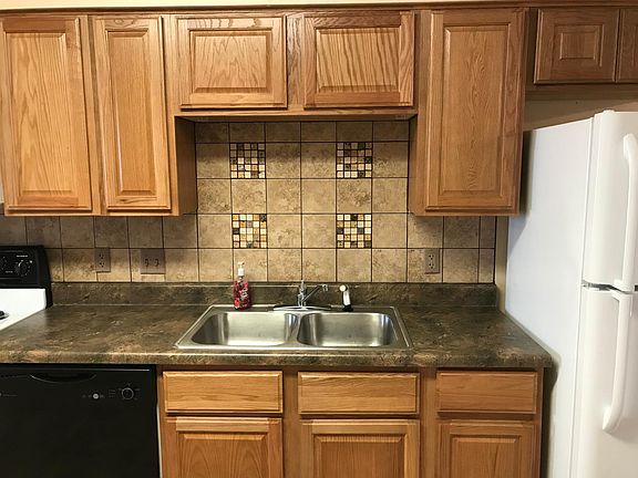 5th image of 1717 Cliffside Dr APT C