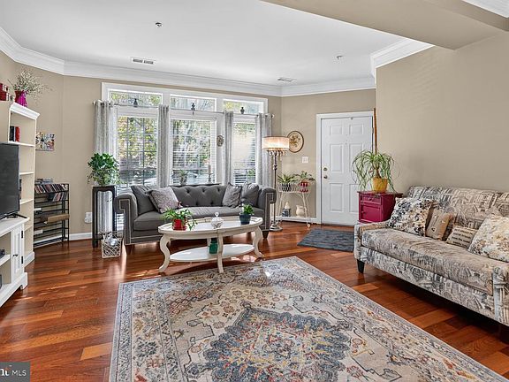 4th image of 641 Whetstone Glen St