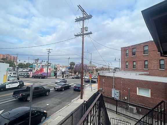 4th image of 1630 Pleasant Ave APT 5