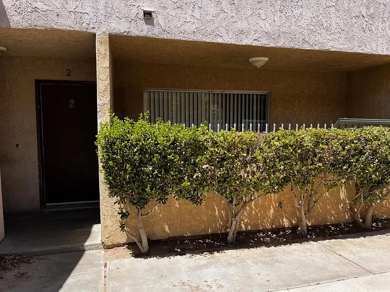 120 E Avenue Q7 — Photo 3