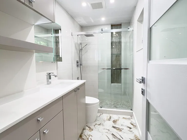 455 NE 16th Ave #10 — Photo 8
