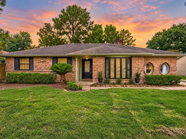 11007 Ensbrook Dr, Houston, TX 77099