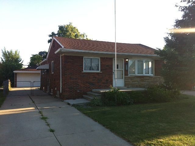 1st image of 19616 Salisbury St