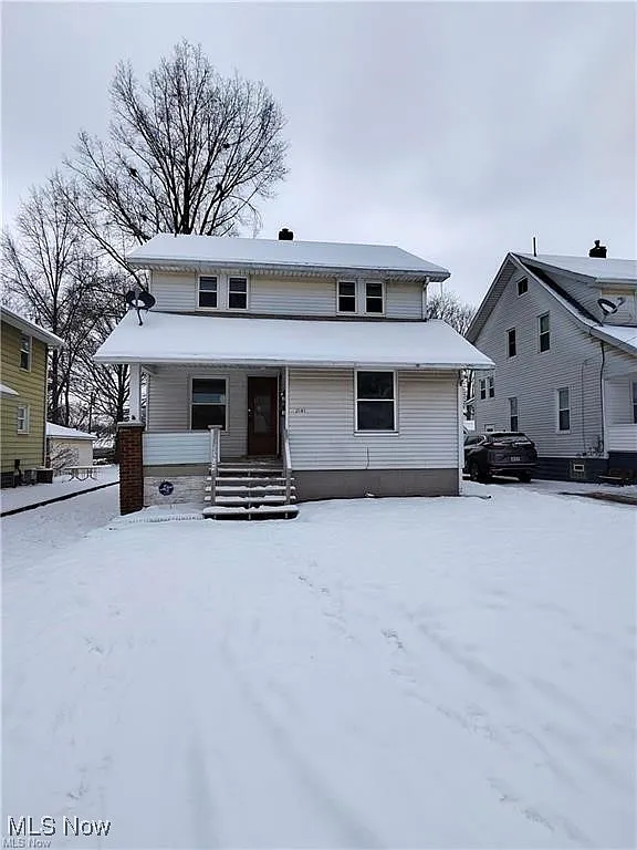 1545 Longfellow Ct NE photo 1