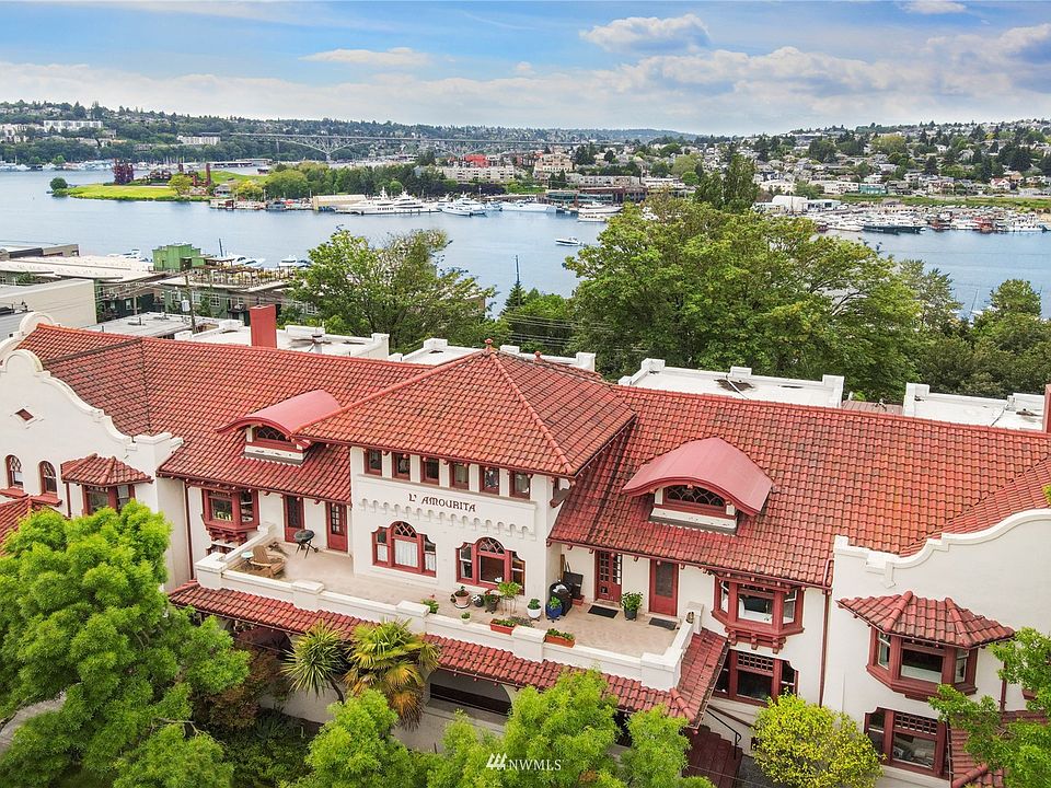 L'Amourita Co-Op in Eastlake is one of Seattle's classic architectural landmarks.