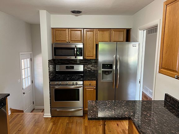 5th image of 8539 Marmora Ave