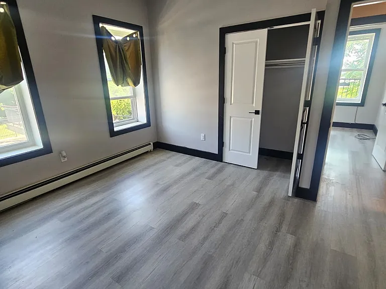 194-196 Johnson Ave #8 — Photo 1