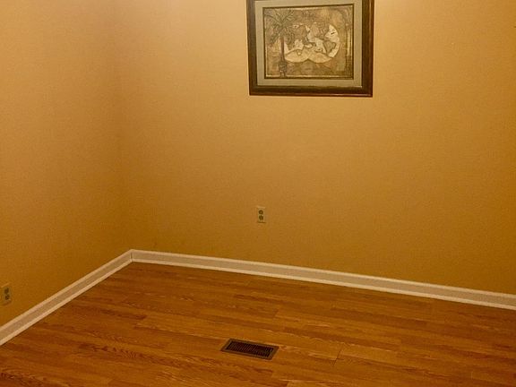 4th image of 708 Bixler Ave