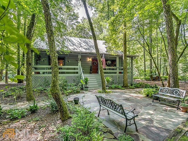 1st image of 847 River Ln