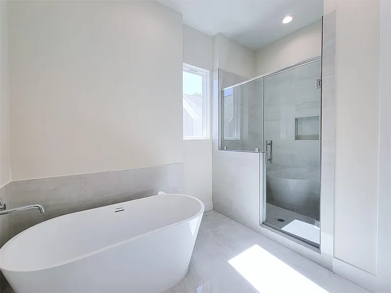5931 Beall St #A — Photo 24