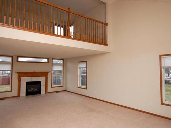 4th image of 1004 Village Dr