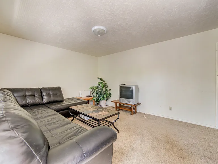 442 N 500 E #7 — Photo 5