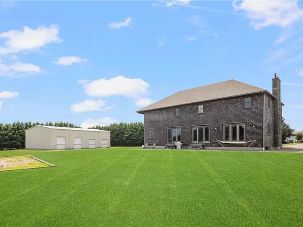 750 Jepson Ln, Middletown, RI 02842