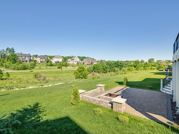 3rd image of 5365 Polaris Ln N