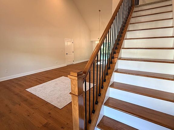 3rd image of 13 Tranquility Ct