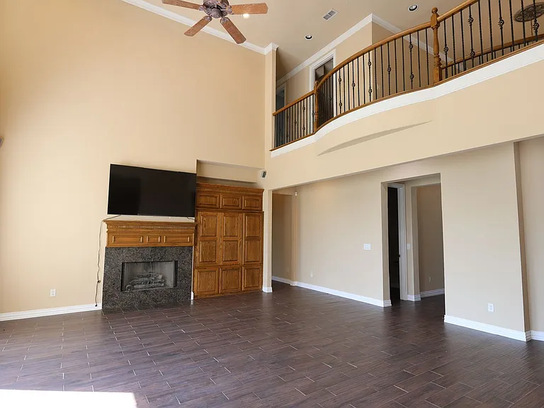 5700 FM 424 — Photo 24