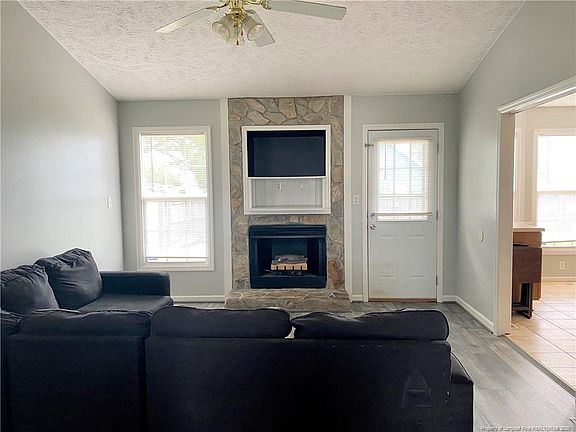 4th image of 3924 Goforth Dr
