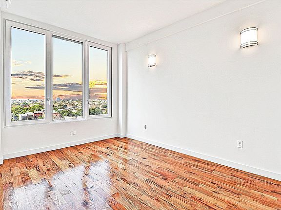 5th image of 15 Somers St #5A