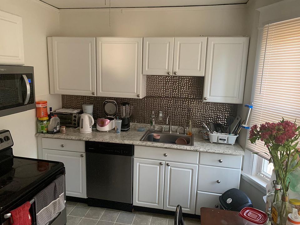 1st image of 2-741 Myrtle Ave Floor 2