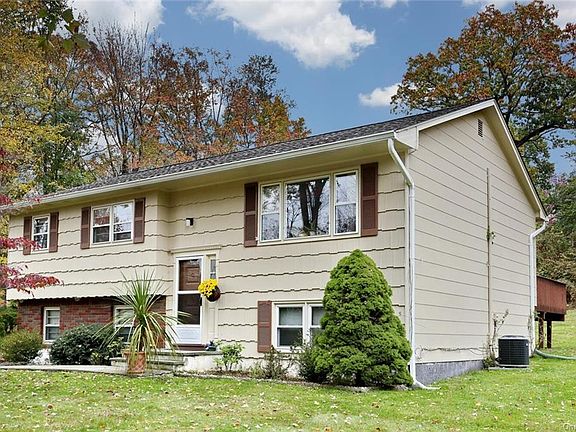 3rd image of 542 Westfield Dr