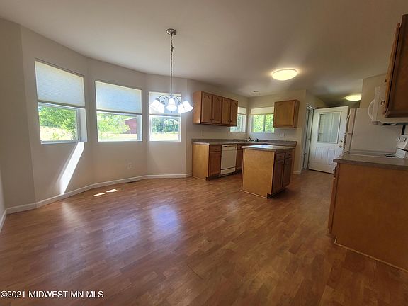 3rd image of 221 W Hill St