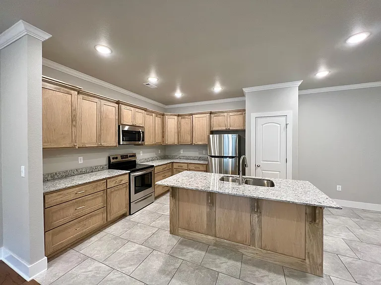 544 Bradford Dr #A — Photo 4