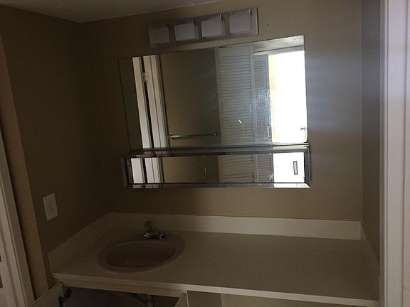 3rd image of 8810 Fontainebleau Blvd APT 118