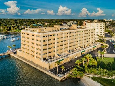 100 Bluff View Dr APT 505C, Belleair Bluffs, FL, 33770