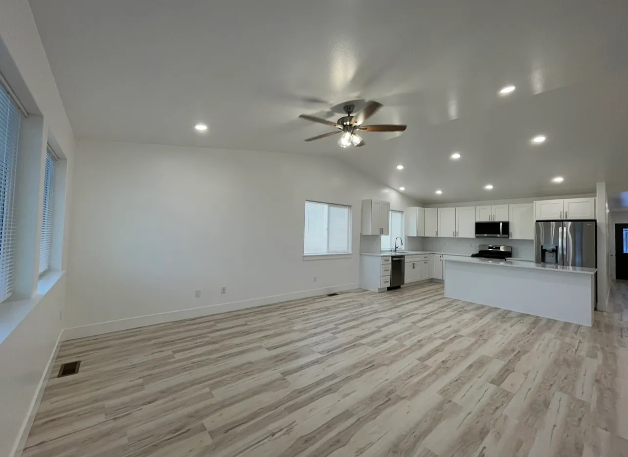 3 bed, 1480 sqft, $2,300 — Photo 4