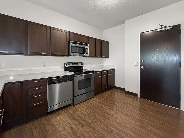 The Franklin Apartments — Photo 23