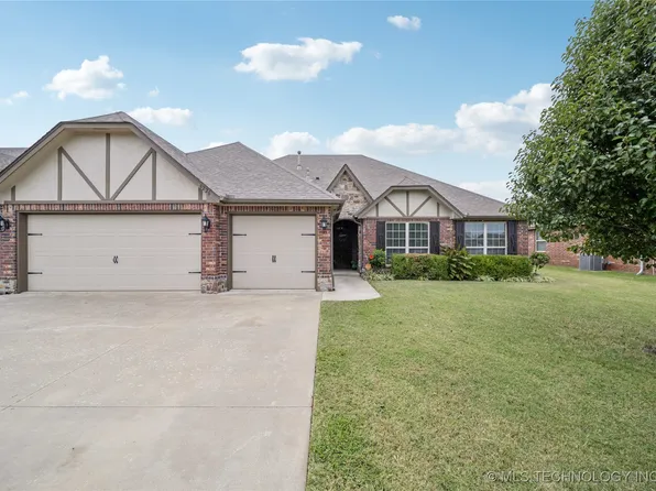 8226 N 74th Ave E, Owasso, OK 74055