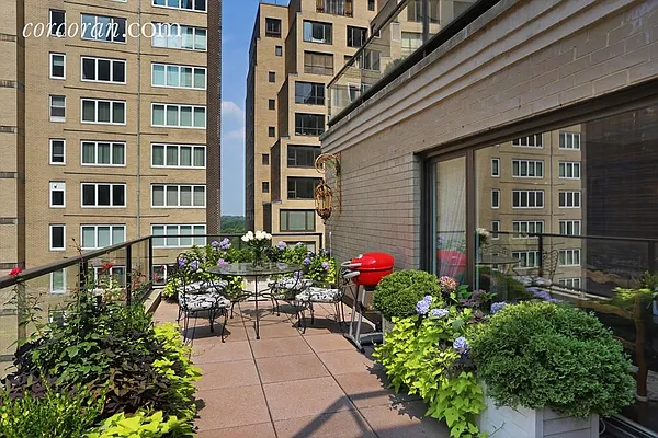 Sold by Corcoran | media 42