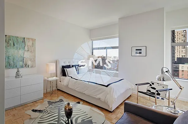 Rented by Space Marketing Shop | media 18