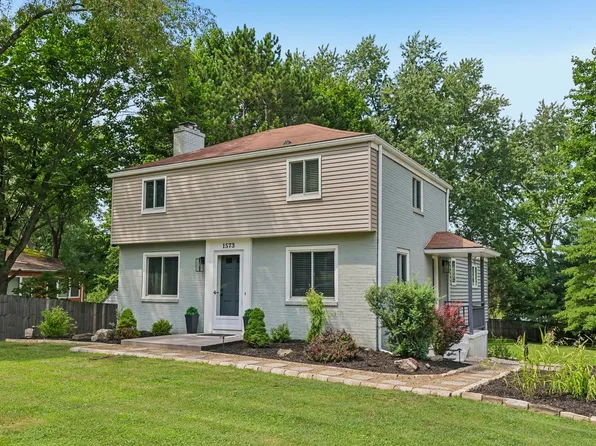 1573 Crestview Dr, Pittsburgh, PA 15237