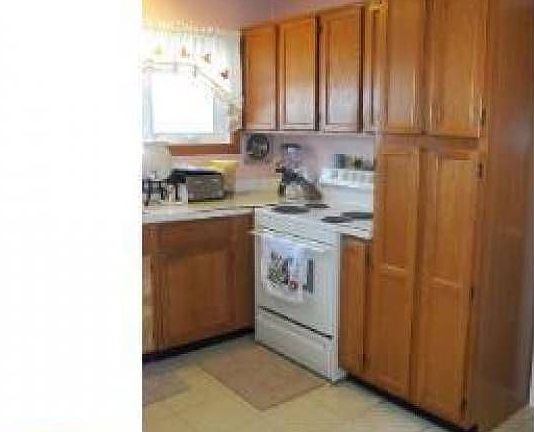 4th image of 44 Hamlet Rd