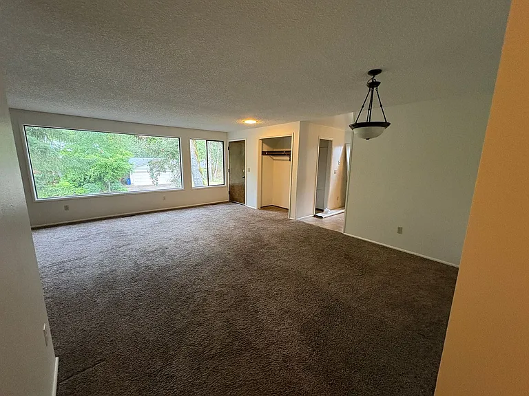 1835 Tabor St — Photo 4