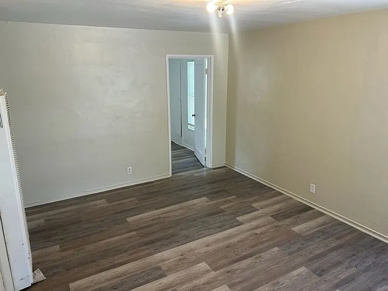 968-990 Addison St #2100-2108 — Photo 5