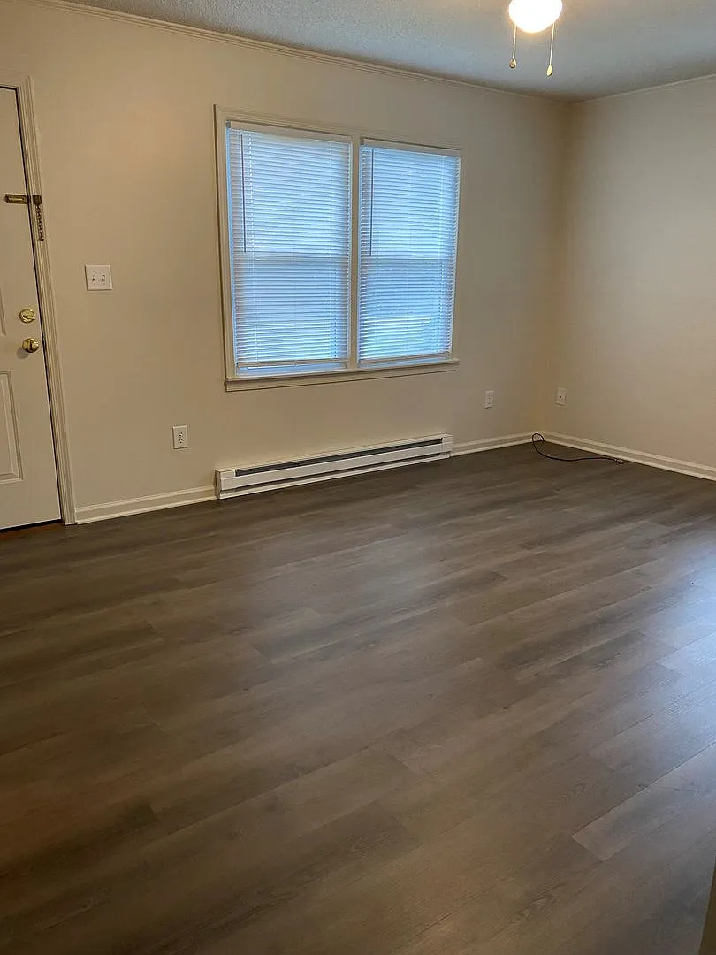 Nice Two Bedroom Apartment for Rent near BRCC — Photo 3