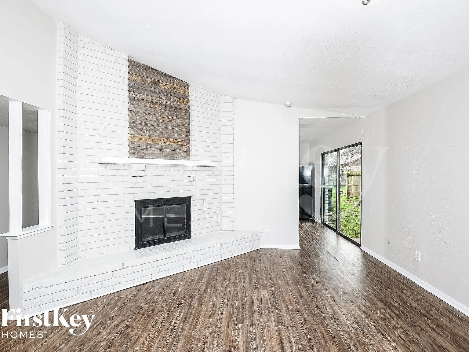 3 bed, 2.0 bath, 1447 sqft, $1,930 — Photo 4