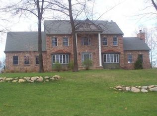 8307 Islandview Ct, Brighton, MI