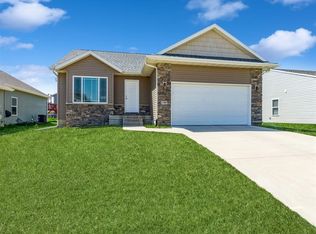 5309 Mayfair St SW, Cedar Rapids, IA 52404