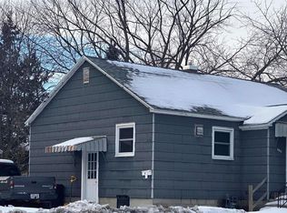 1011 Cleveland Ave, Marinette, WI 54143