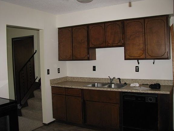 Kitchen, appliances, new countertops, fresh paint, new vinyl floor,ceiling fan