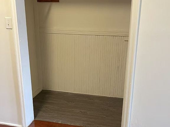 4th image of 185 Menahan St APT 3R