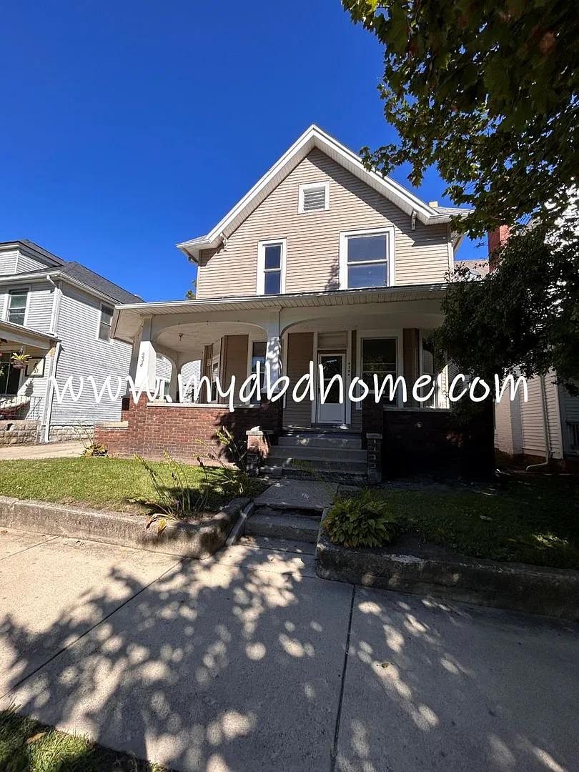 938 Lincoln Ave — Photo 2