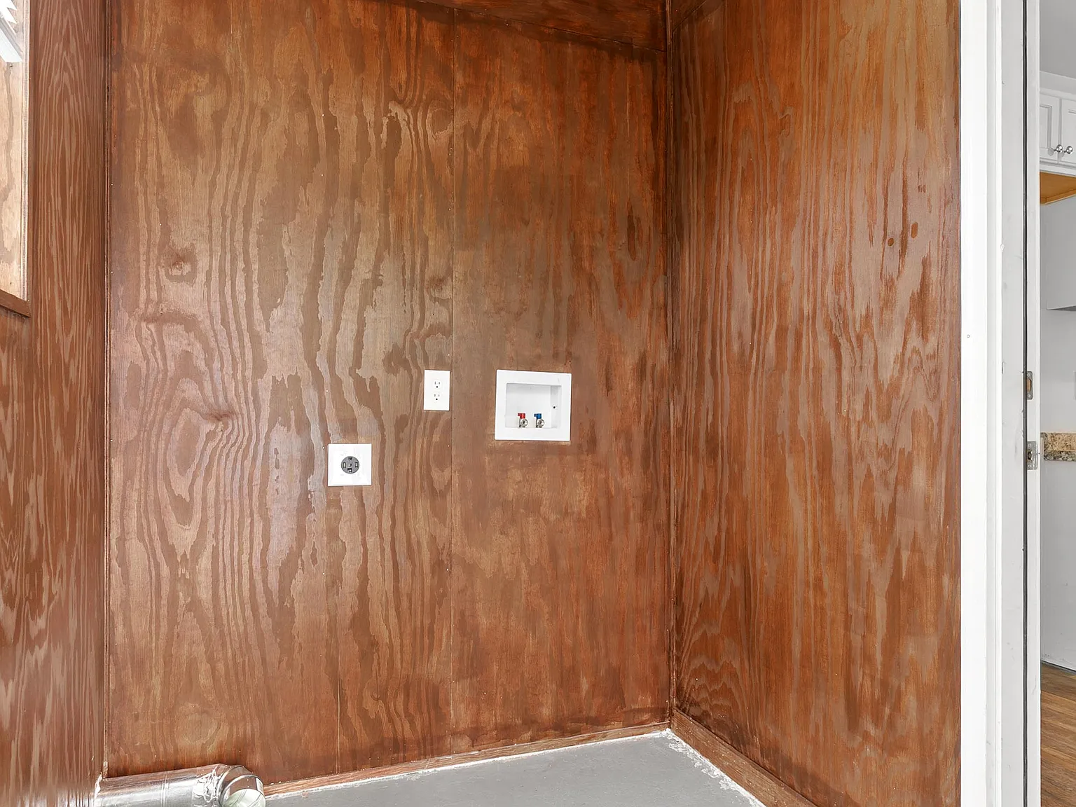 1360 N Range St — Photo 4