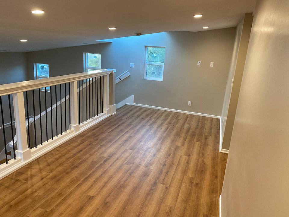 307 sq ft loft includes living space, walk in closet, full bathroom