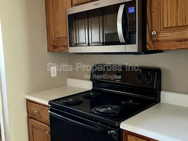 410 E Jackson Ave #D — Photo 2