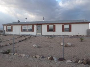 958 W Middle Point Dr, Meadview, AZ 86444